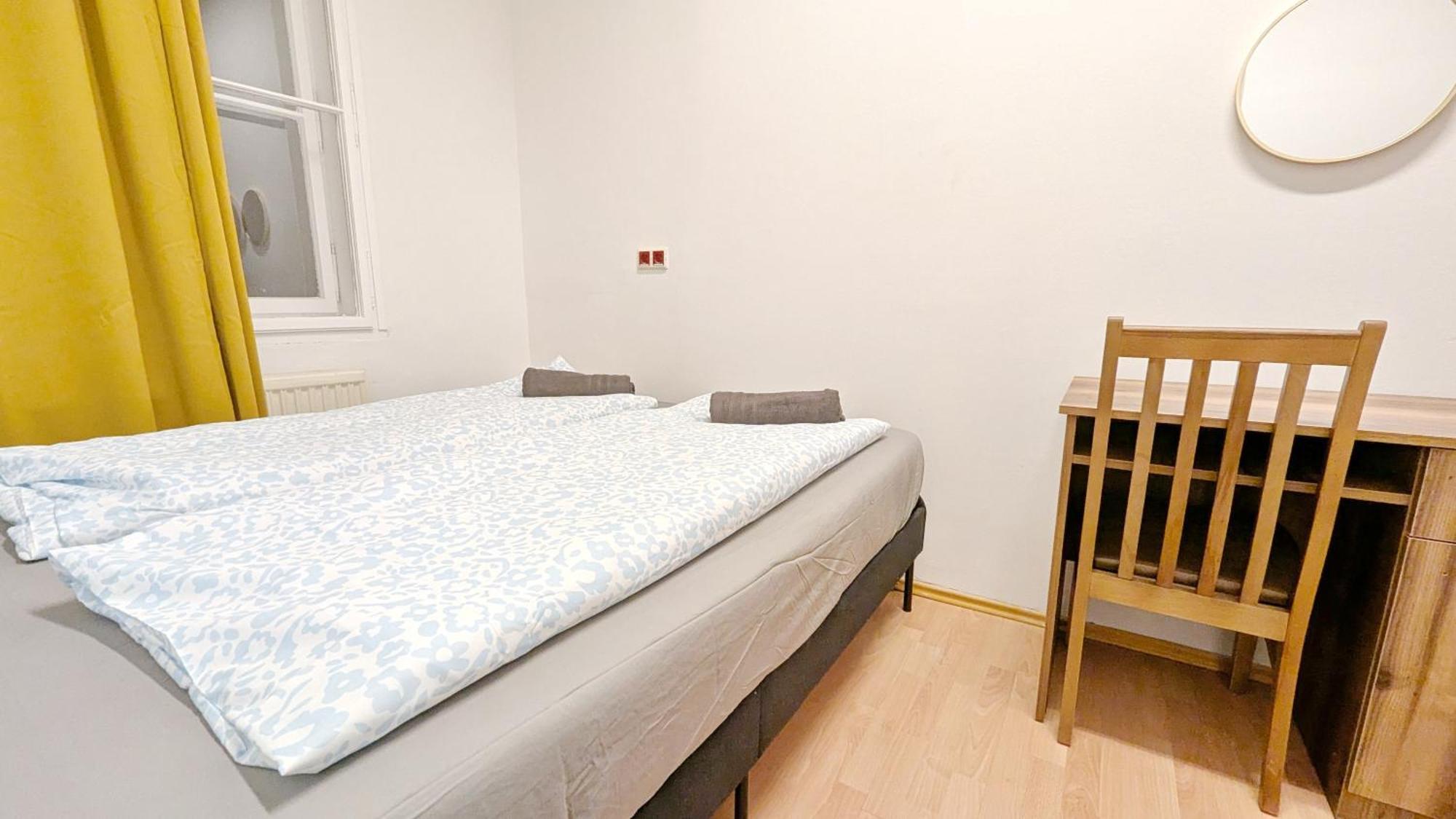 Spacious - 15 Min From Airport & Center, 5 Min From Main-bus Station Ez 12 Homestay
